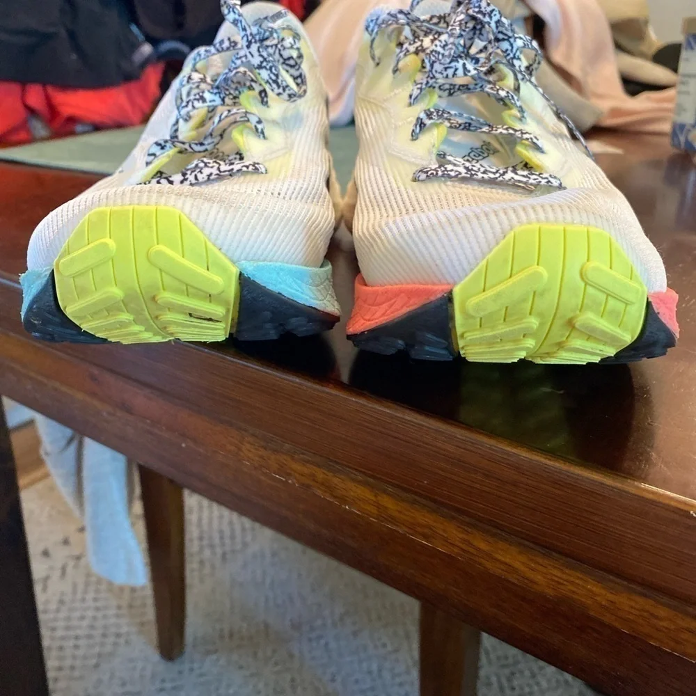 Reebok Goodr Floatride Energy3 Women’s running shoe w/bonus glasses SZ 9